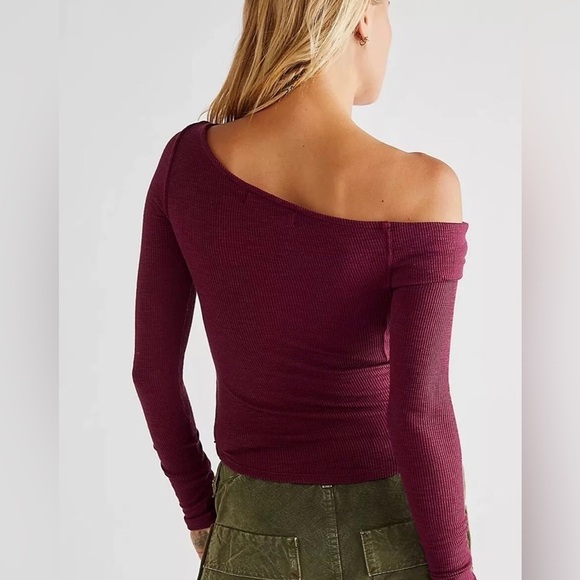 New Free People Addie Twist Neck long sleeve in pomegranate​​​​ - Picture 2 of 3